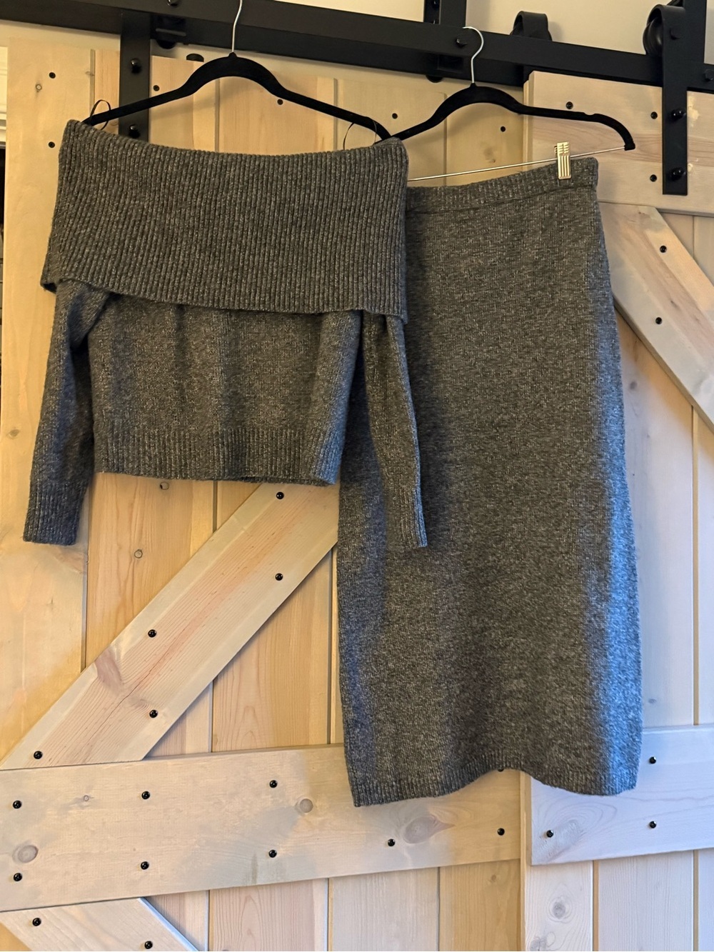 NWT Le Lis Off-Shoulder Knit Sweater and Midi Skirt Set